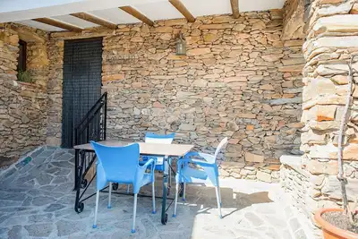 Image de Gîte traditionnel à Laroya avec piscine et terrasse avec vue