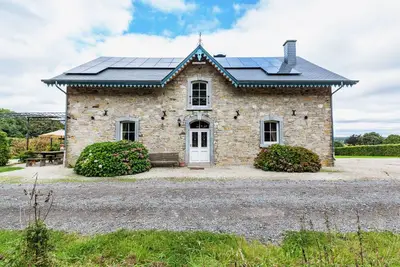 Image de Maison de vacances avec sauna confortable à Saint-Hubert