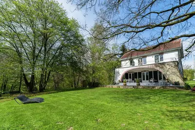 Image de Maison de vacances moderne Ă Dalhem avec sauna