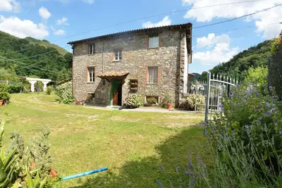Image de Ferme א Pescaglia avec piscine