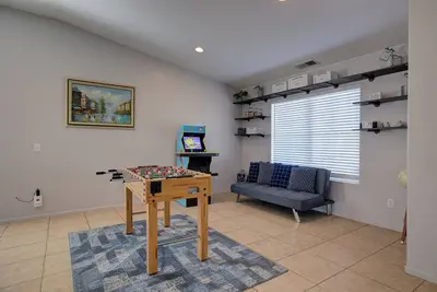 Ultimate 4 Bedroom Game House Border of Coachella Ideal for Big Groups!