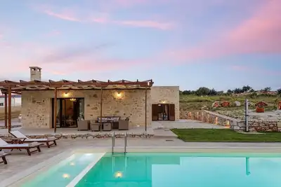 Image de Unique Stonebuilt rural Retreat with private pool!