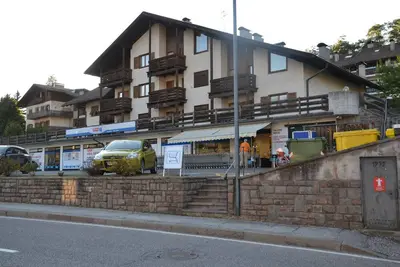 Image de Superbe appartement avec terrasse partagée près de Cavalese