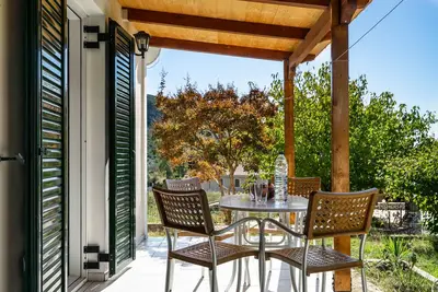Image de \"Appartement 1 - village de Pantelios\", avec vue sur les montagnes, balcon et Wi-Fi.