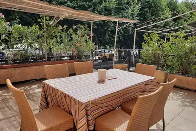 Image de Maison de village typiquement provençale avec une belle terrasse.