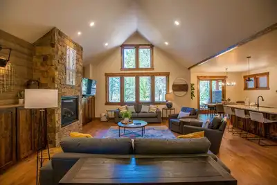 Image de Caldera Escape with Access to Forest House