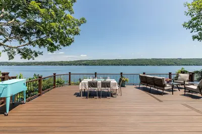 Image de Directly on Skaneateles Lake, Expansive Deck; Boathouse & Dock
