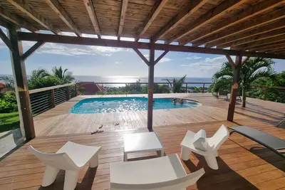 Image de Magnifique Villa avec piscine au sel et vue 180° sur la mer et les îlets Pigeon