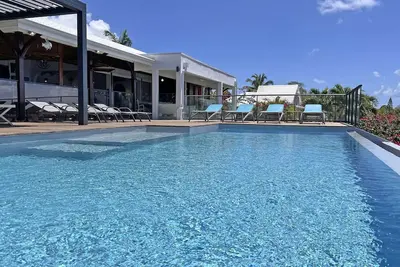 Image de Belle Villa, vue mer pour 10 au charme créole