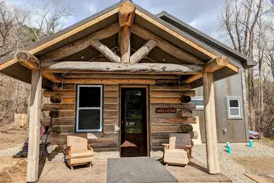 Image de Creekside Cabin on 80 Acres!