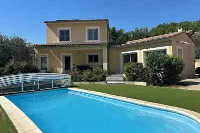 Image de Villa récente à proximité de Buis