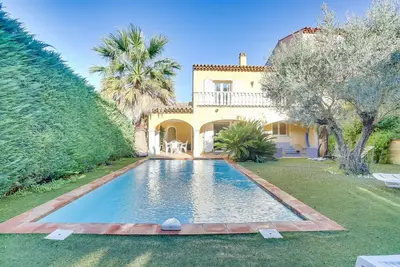 Image de Très agréable villa climatisée avec piscine chauffée
