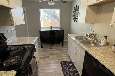 Image de Dreamy Cozy Albuquerque getaway! near hiking trails, dining, shopping.