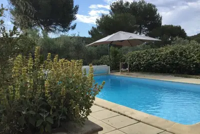 Image de Belle maison, 10min d’Aix, au calme sur terrain verdoyant de 1000m2 avec piscine