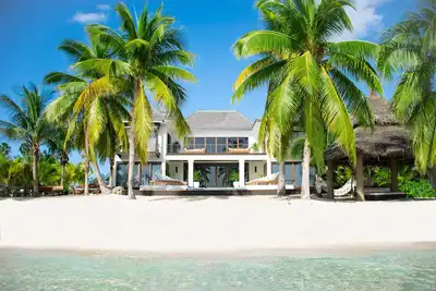 Image de Kempa Kai | Private Beachfront Luxury in Idyllic Cayman Kai, only steps from Starfish Point