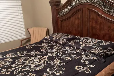 Image de Great private home to enjoy close to the mall