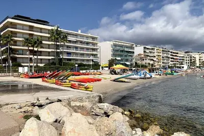 Image de Luxury ground floor apartment palm beach 100 meters from the beach