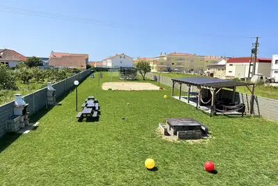 Image de 4 Bedroom Private vacation home in peniche