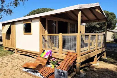 Image de Cosyflower Premium 38m² - 2 chambres + Tv + draps + serviettes + terrasse semi-couverte 11m² 4 personnes