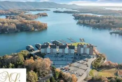 Image de #338 Pointe - 2 Bedroom Lakefront Condo at Mariners Sml