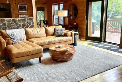Image de Beautiful lakefront home on Trout Lake