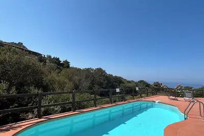 Image de Italian Villa w/ panoramic pool- 5 min from the natural coves