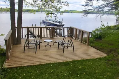Image de Beautiful lakefront retreat, 4 bedroom, sleeps 8