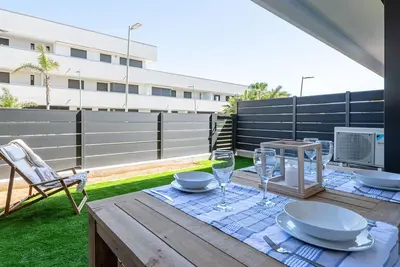 Image de Rez-de-jardin avec jardin privatif à 1min plage