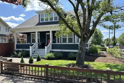 Image de Incredible Central Newberg Location, Dog Friendly, Fully Fenced Yard, Entirely Updated, Next to Park