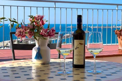 Image de Vista Mare Borgo Peri: front de mer, 2 chambres, 2 salles de bain, terrasse vue mer