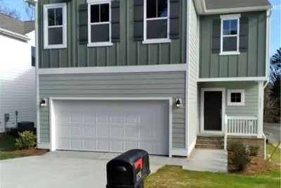 Image de 5 minutes from downtown charlotte.