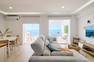 Image de Superbe appartement en bord de mer avec grand balcon