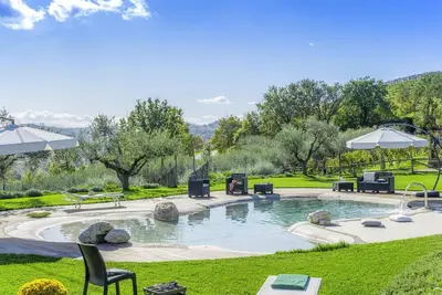 Image de Maison de vacances somptueuse à Fermo avec piscine
