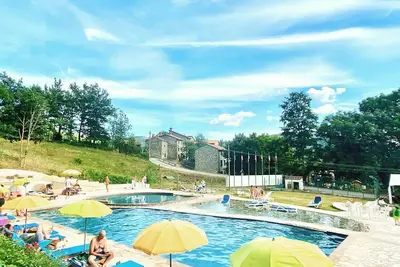 Image de Mobil-home en Toscane avec piscine partagée
