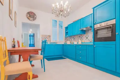 Image de Blue Waves Apartment with Maltese Balcony