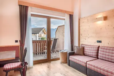 Image de Appartement ''Hatzes App Raschötz'' avec vue sur les montagnes, balcon et Wi-Fi.