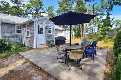 Image de Renovated 2bd Cottage--A/C, 3-Min Bike to Cape Cod Rail Trail, 10-Min Bike to Marconi