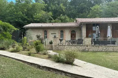 Image de Maison au calme au dessus du lac de Molières dans le tarn et Garonne