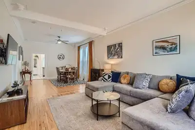 Image de Mod Downtown Perfection, 3bd w/ Patio, Fast Wifi