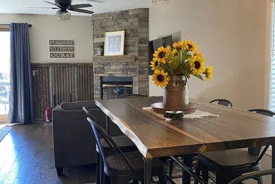 Image de Mountain Condo in the aspens. Ski, Hike, Mountain Bike, Pet Friendly