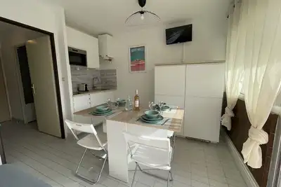 Image de Studio en bord de mer - 5mn à pied de la plage