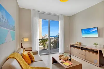 Image de Modern Resort| Balcony |Hollywood Beach