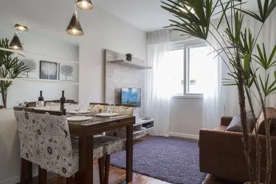 Image de Appartement confortable - Excellent emplacement - 3 km du centre-ville