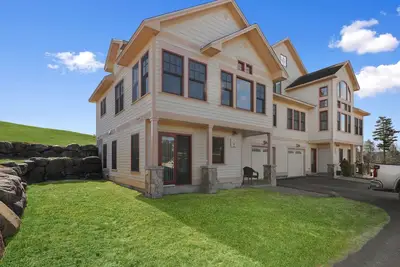 Image de Beautiful resort condo with amazing snowy mtn views