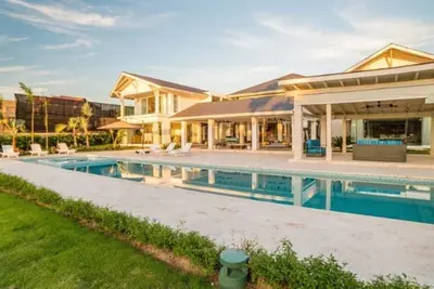 Image de Exquisite Villa overlooking the Dye Fore Golf Course