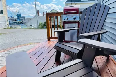 Image de Coastal Cottage - Porch, Grill, Walk to Portsmouth