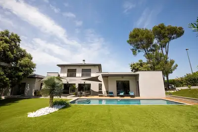 Image de Maison Contemporaine Piscine Spa à 15 mn Montpellier, 25mn Mer et Gorges Hérault