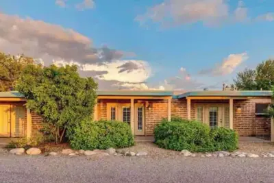 Image de The Outpost! 5-Bedroom Ranch with Donkeys!