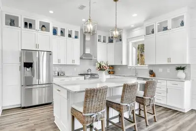 Image de Luxury Home with Elevator, Game Room, Private Pool