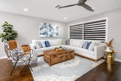 Image de 2min to beaches - Family Friendly Retreat